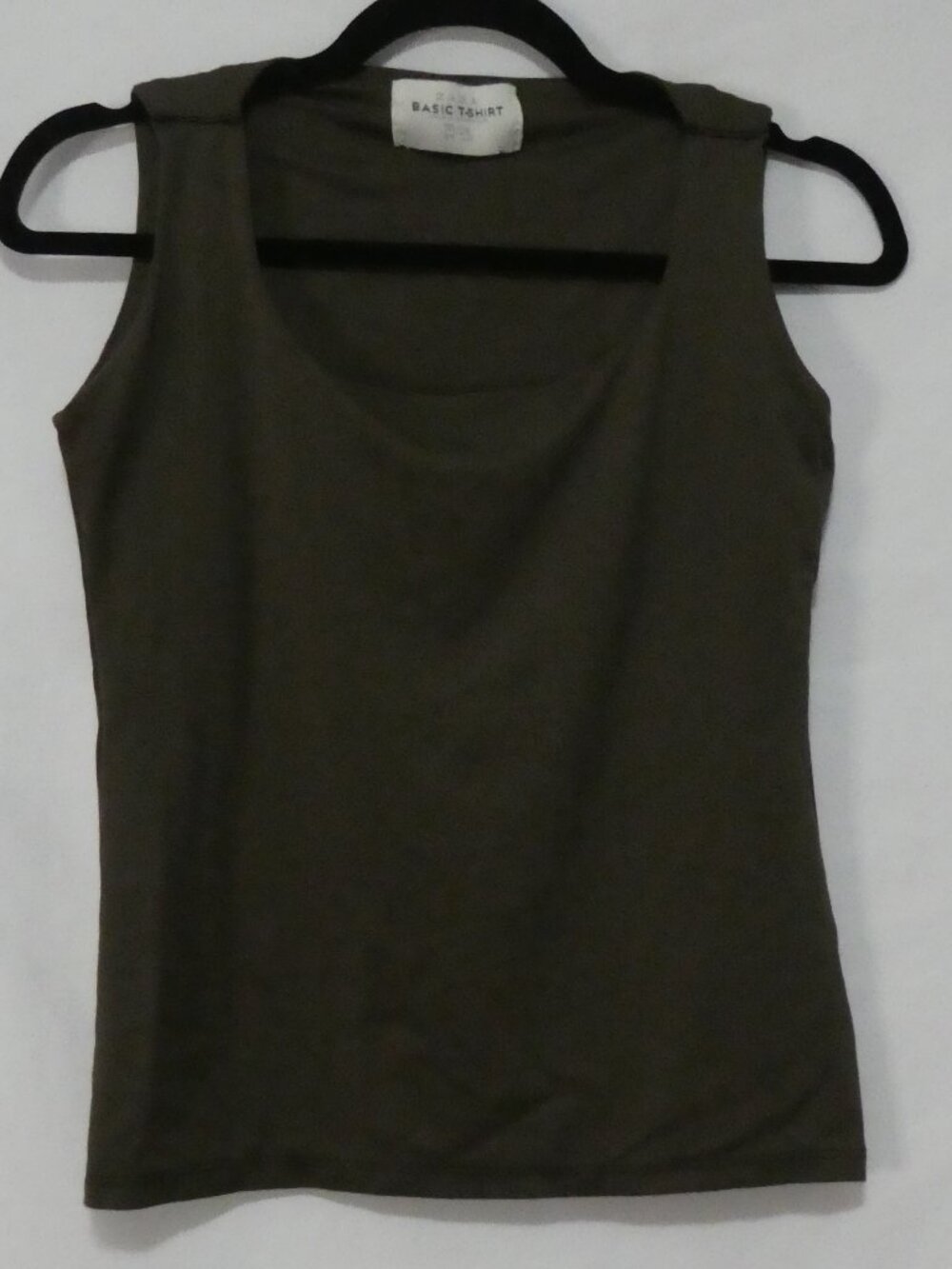 ZARA Basic T-Shirt Olive Green T-Shirt Crewneck Short Sleeve Tee - Size Medium